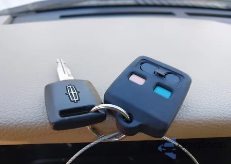 2008 Lincoln Navigator L z USA, uszkodzony, nr VIN 5LMFL27538LJ08193